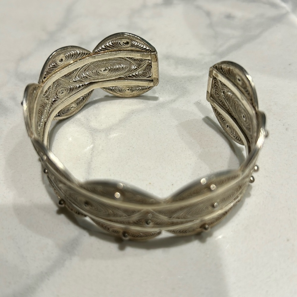 Filigree silver bracelet